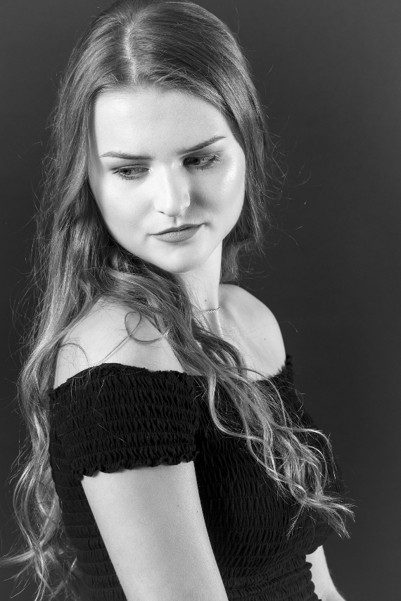 Féminité (shooting réalisé dans le cadre de l'école de maquillage Art Make up Studio)